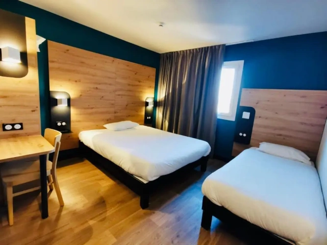 Standard Triple room