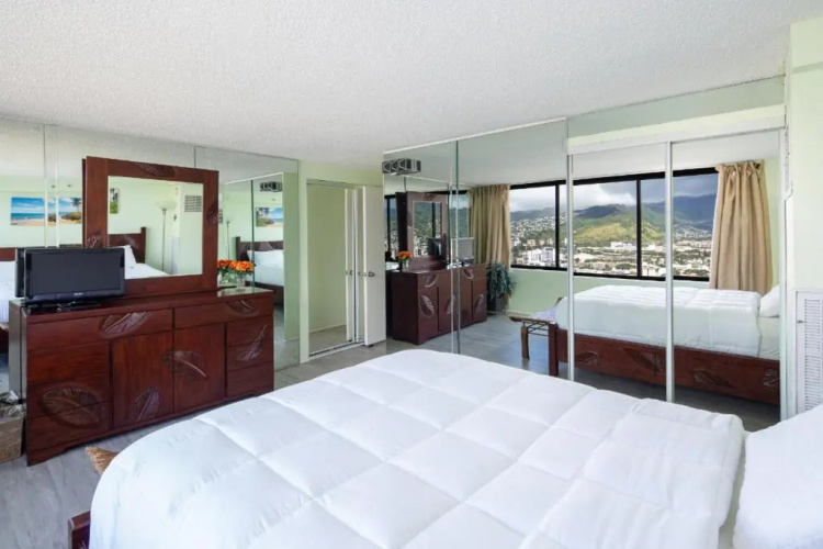 2 Bedroom Penthouse w/Ocean Views