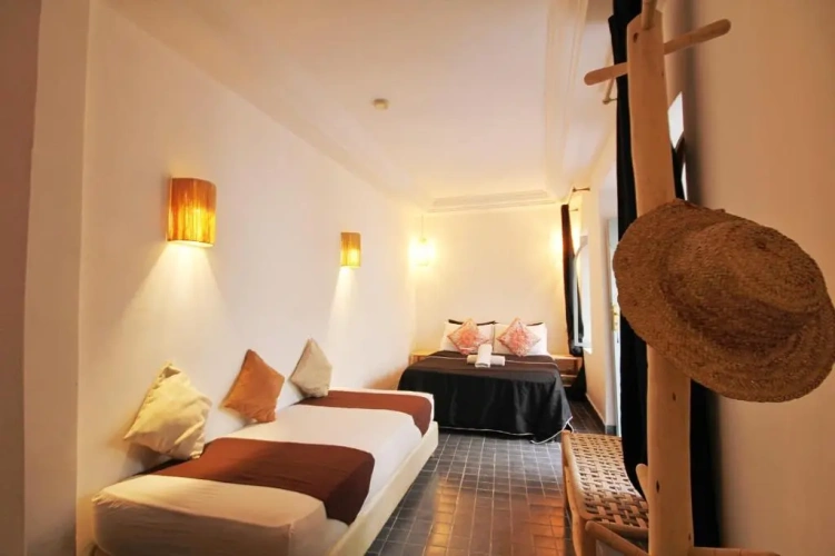 Standard Triple room