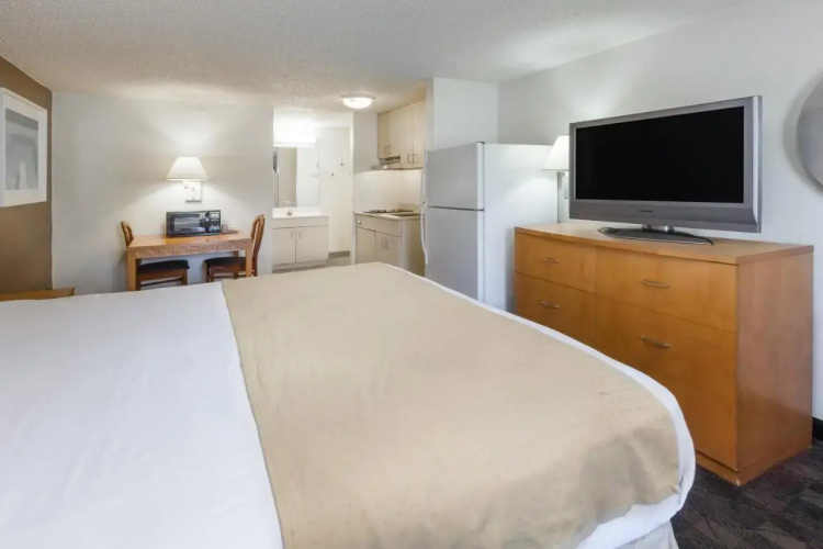 Motel 6 Flint
