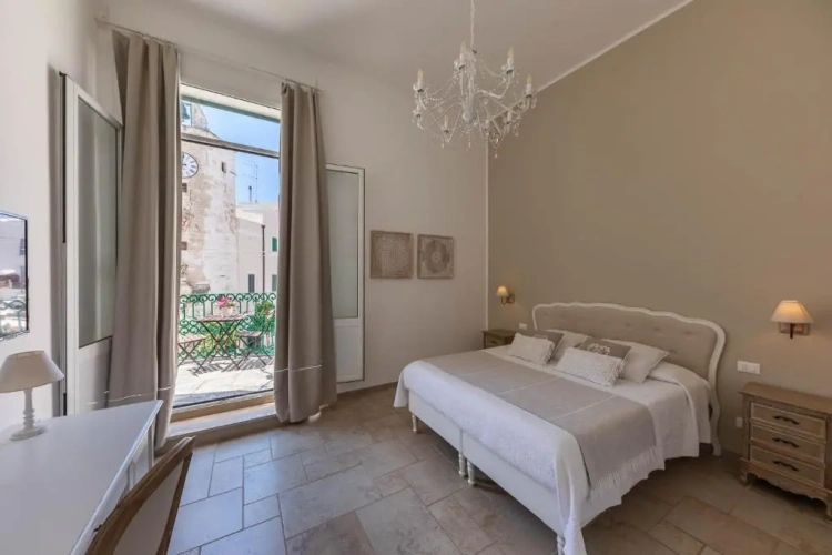 Suite with balcony