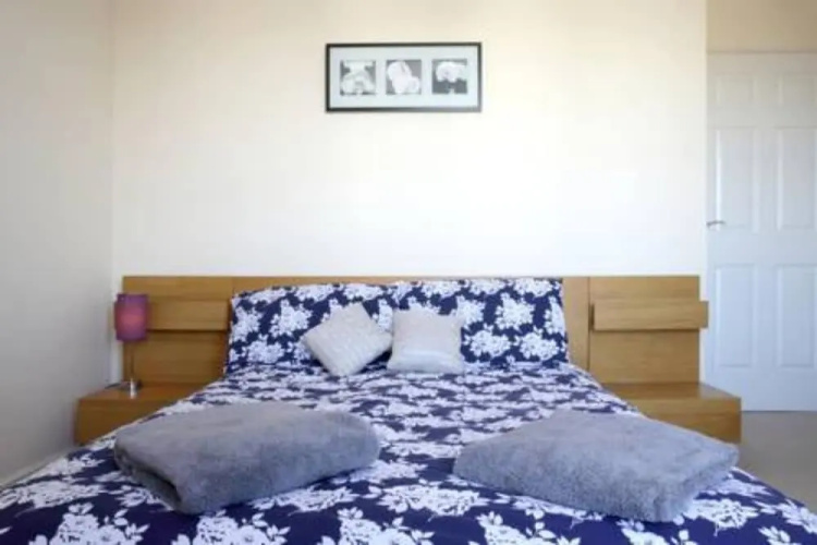 2 Bedroom Flat In Bonnington