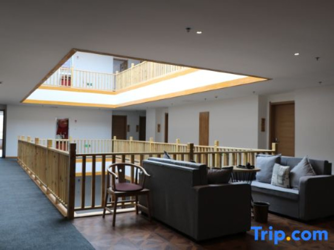 Lake View Suites by Muge