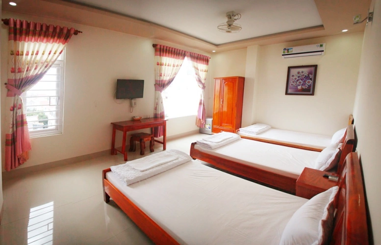 Standard Triple room