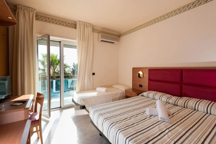Classic Triple room
