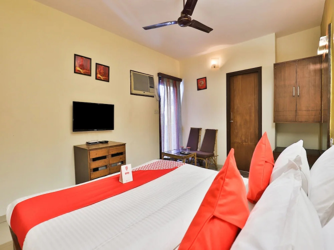 OYO 14411 Hotel Royal