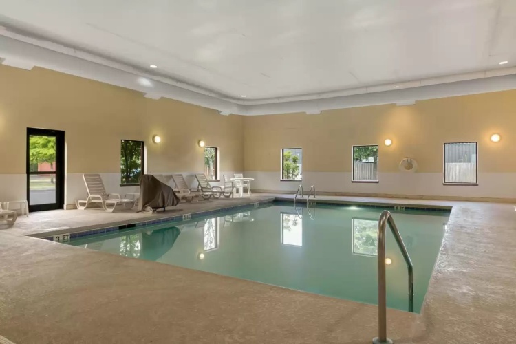 Clarion Pointe Charleston - West Ashley photo 17