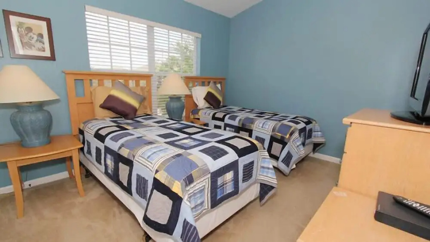 Deluxe 3 Bed 3 Bath Home Windsor Hill