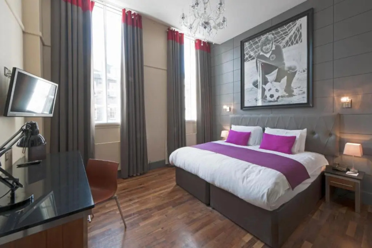 Angel's Share Hotel