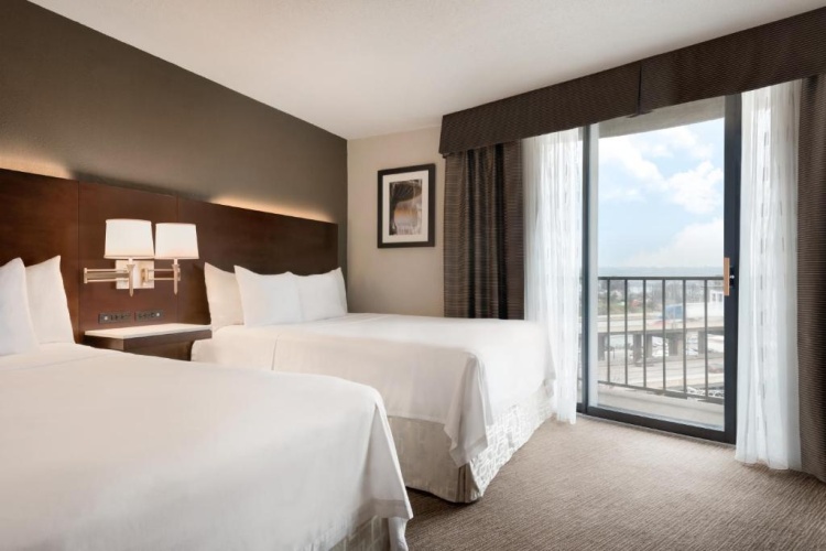 Premium Quadruple room with balcony and with city view