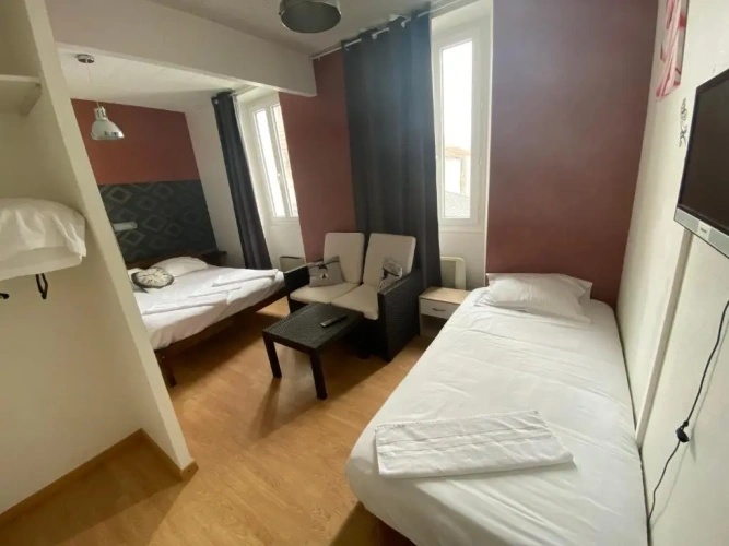 Standard Triple room