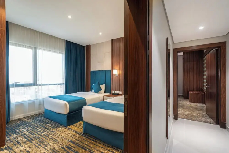 Al Qasr Corniche