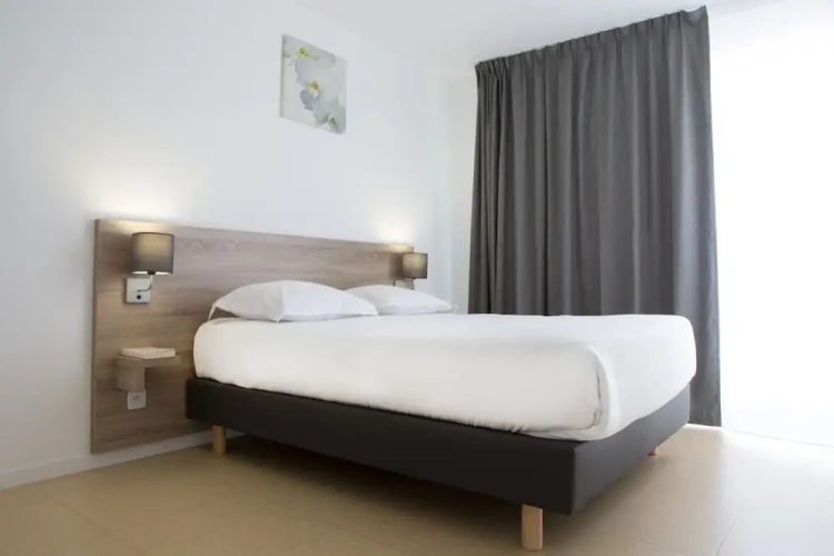 2 Bedrooms Standard Single room