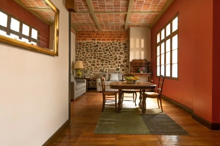 CASA SAUTO Cozy Luxury Suite in Historic Building