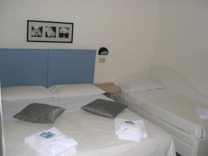 Standard Triple room with balcony
