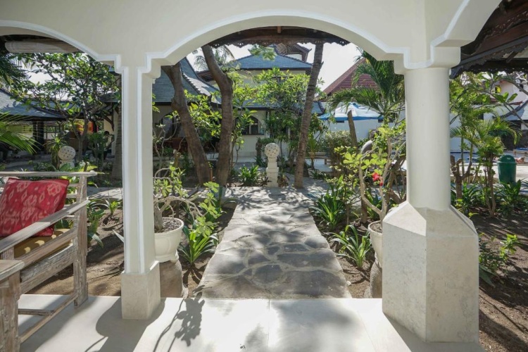 Triple Bungalow with view