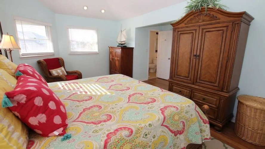 It's All Good - 5 Br home by RedAwning