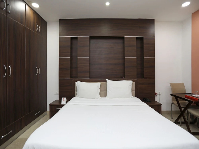 OYO Flagship 184 Spice Mall
