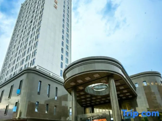Lvbao Yinhe Hotel
