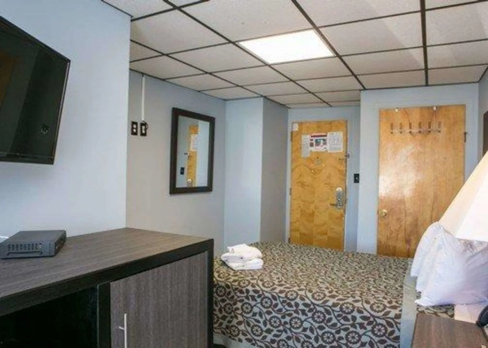 Hammock Inn & Suites - Jersey Shore