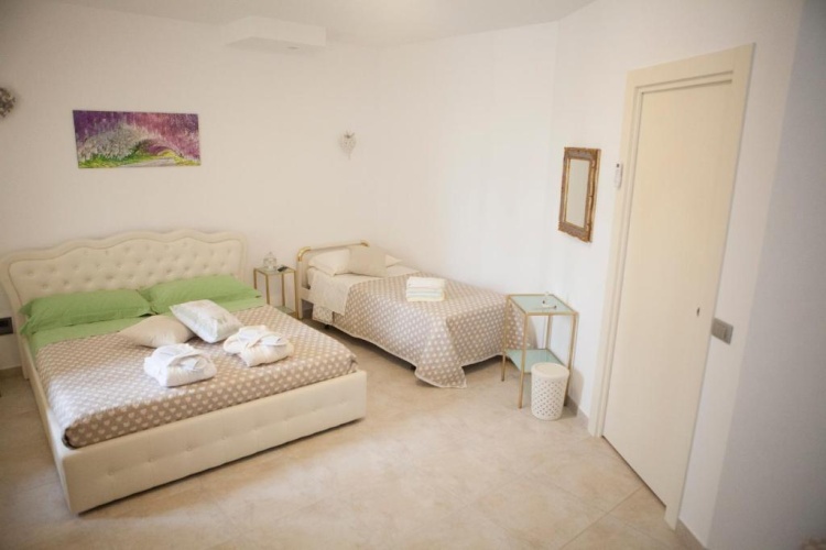 Deluxe Triple room