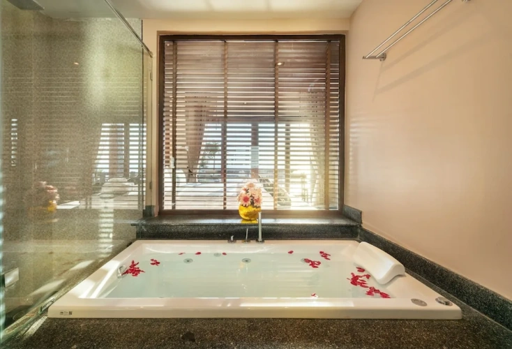 Deluxe room with sea view