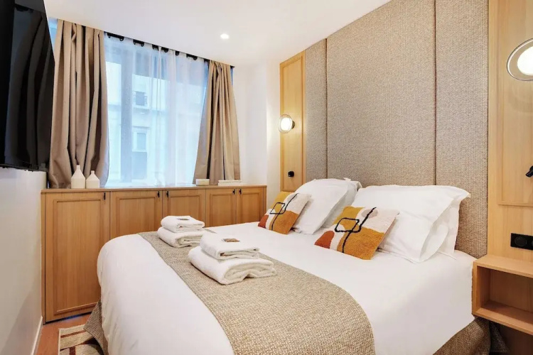 Authentic Apartment - 3br/6p - Moulin Rouge
