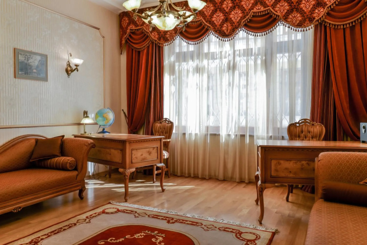 Aristocratic Sofia Studio Apartment Next to Cathedral