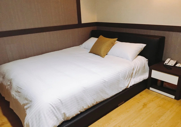 B Hotel