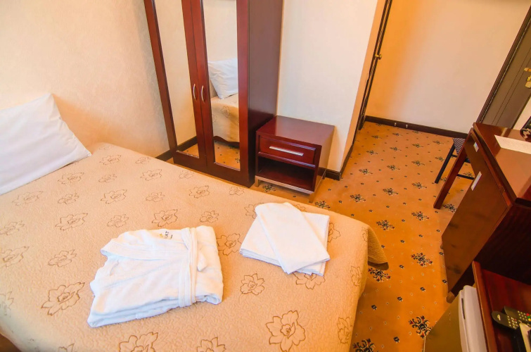 Parasat Hotel & Residence