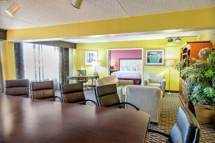 DoubleTree by Hilton Richmond - Midlothian
