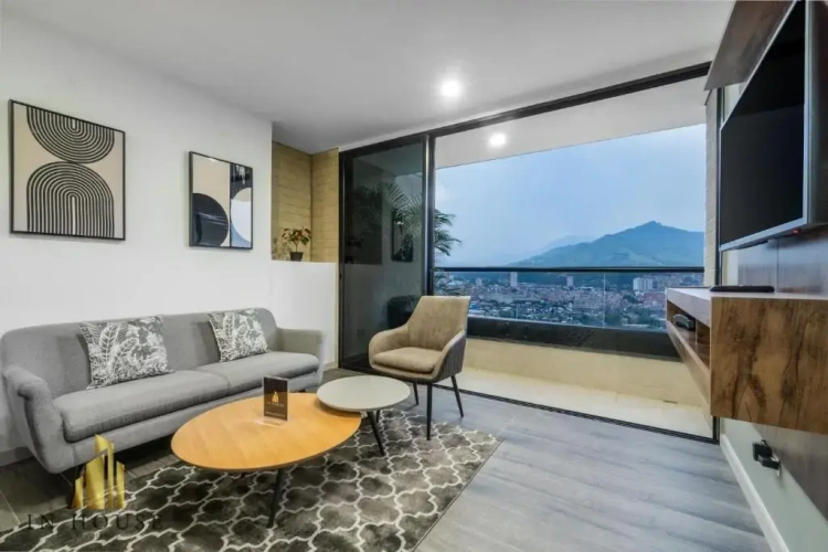2 Bedrooms Apartment