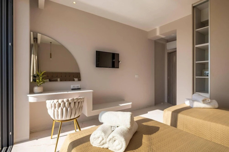 J K Villa With Private Pool