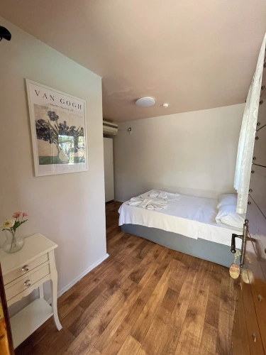 Economy room