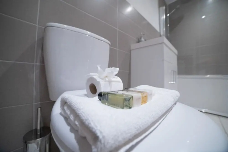 Three Bed Apt Beach View Brighton by Sojo Stay