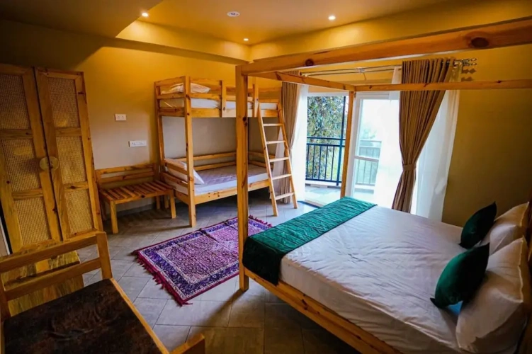 Standard Family room with mountain view