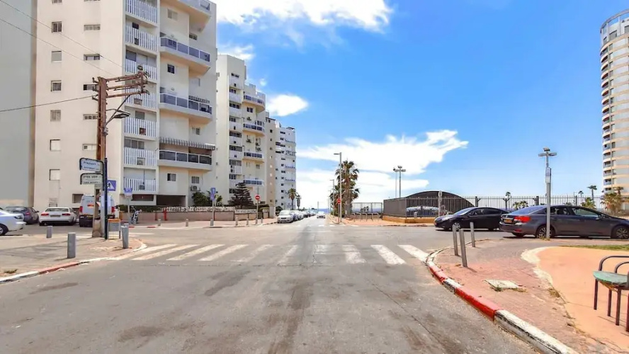 Charming 3bdr apt with sea view B5