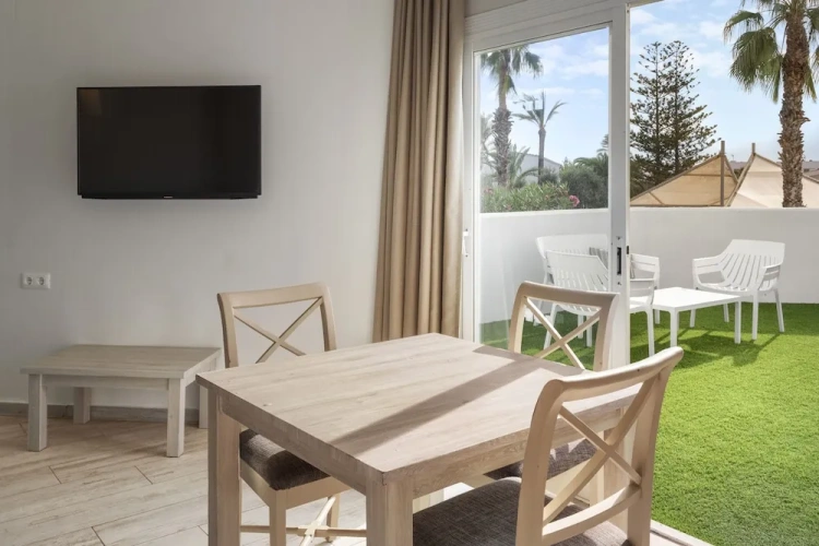 1 Bedroom Deluxe Apartment