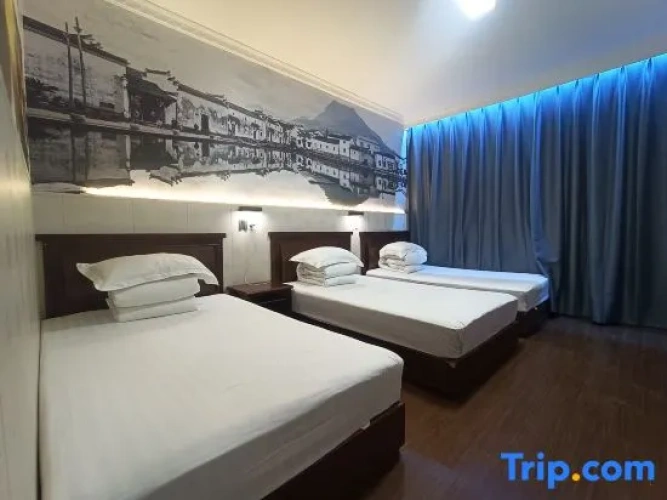 Standard Triple room