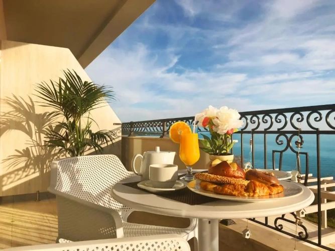 Standard Double room with partial sea view