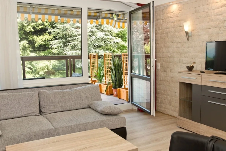 Apartment with balcony and with mountain view