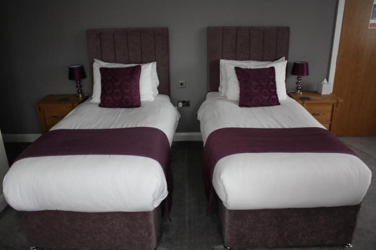 Standard Double room with lake view