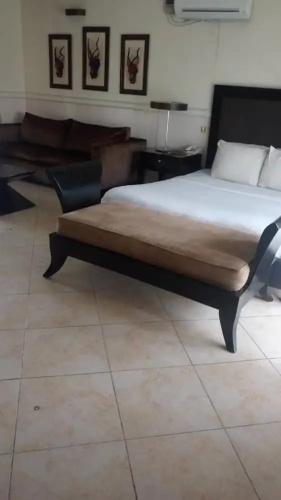 Lagoon Crest Hotel