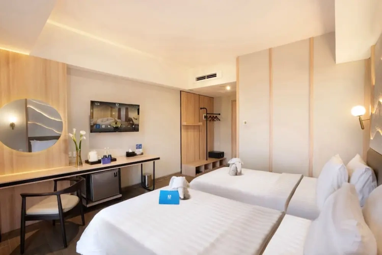 Deluxe Double room with city view