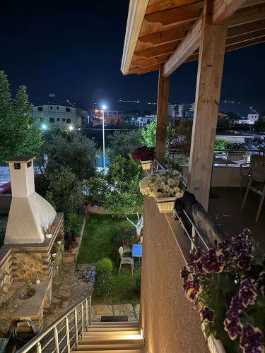 Maison Apartments