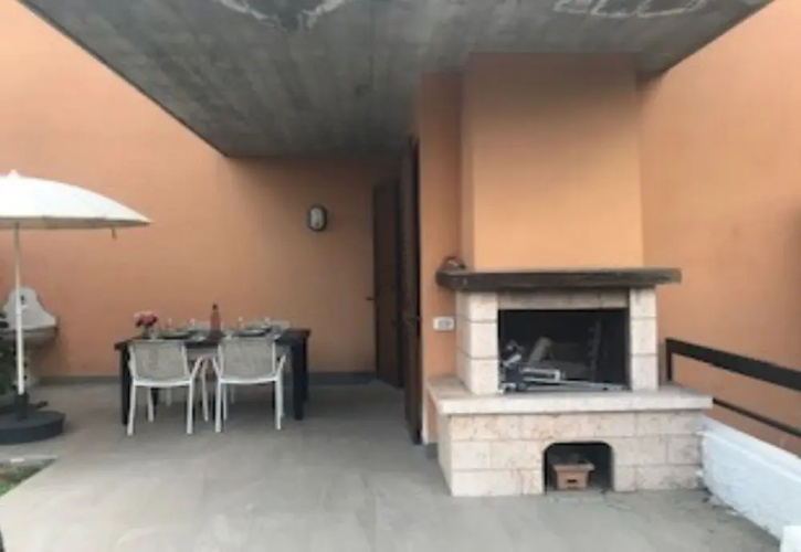 La Casa Accanto With Shared Pool