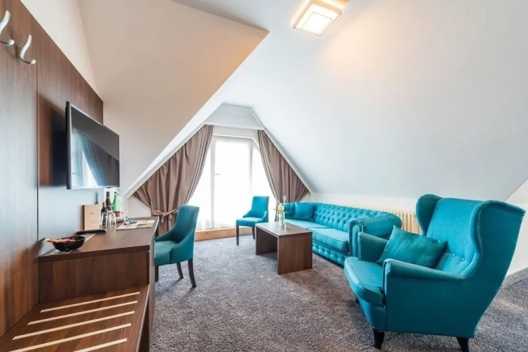 Standard Double room with partial sea view
