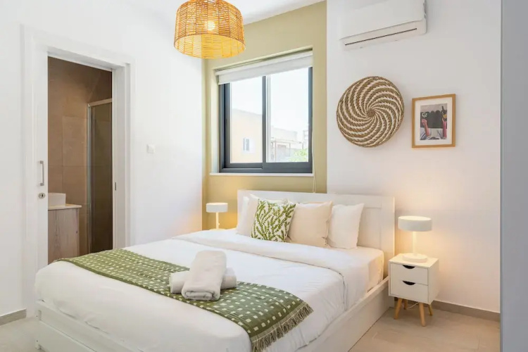 Solenne Stylish 2-BR Apt in Larnaca