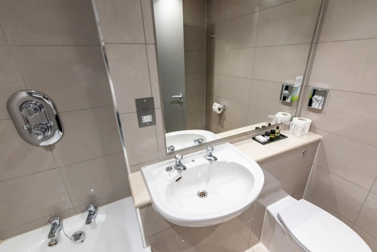The Hog's Back Hotel & Spa Farnham