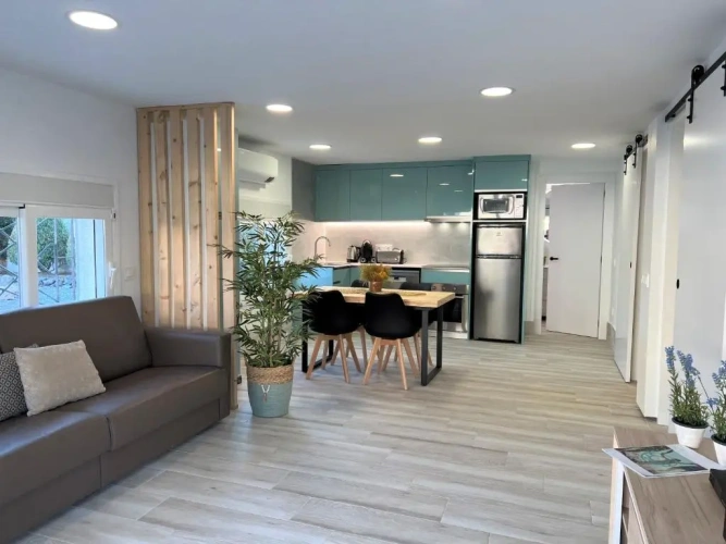 2 Bedrooms Cottage